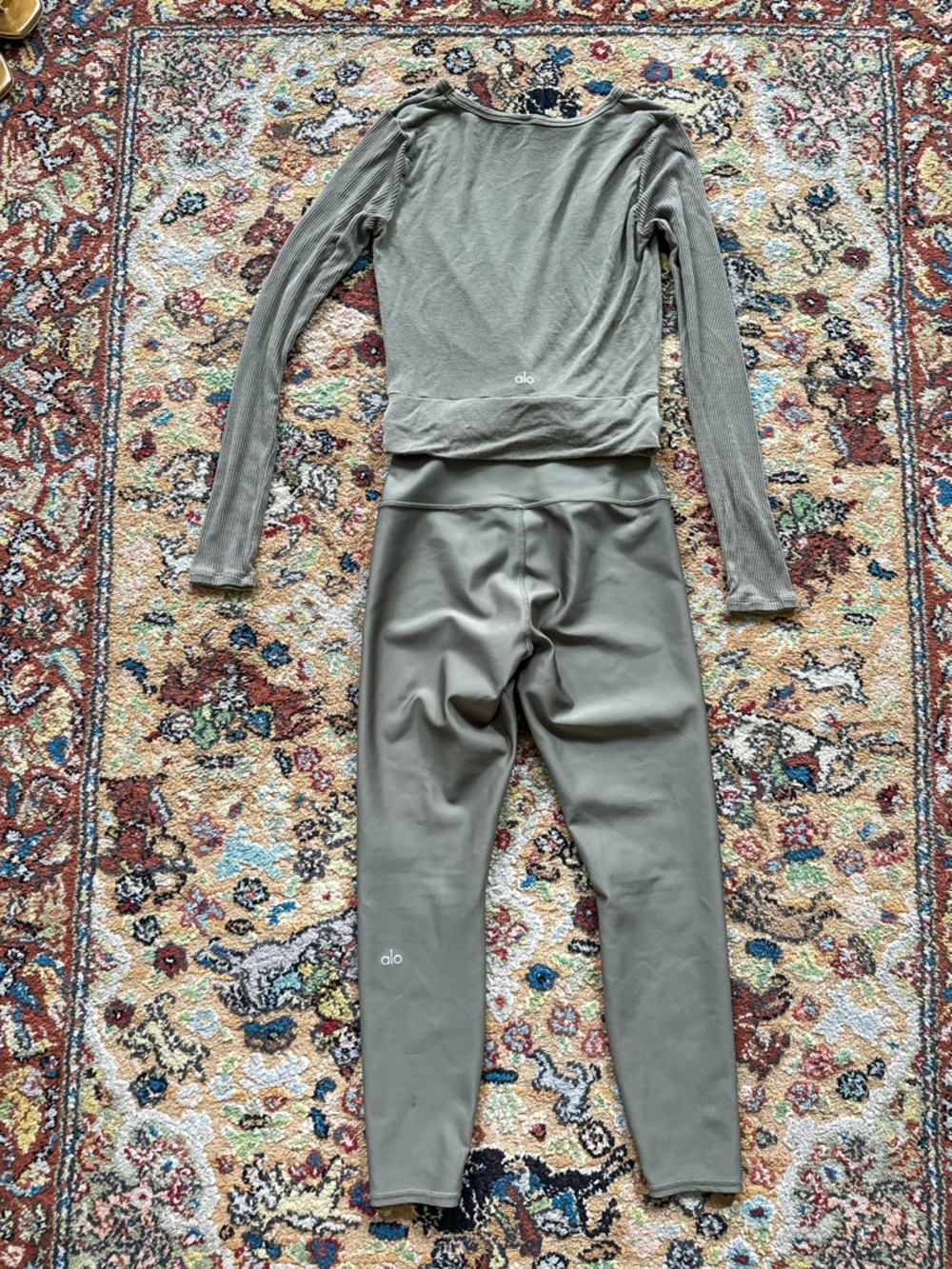 Alo Yoga SET 7/8 High-Waist Airlift Legging + Cover Up — Olive Branch Size Small - Picture 3 of 4